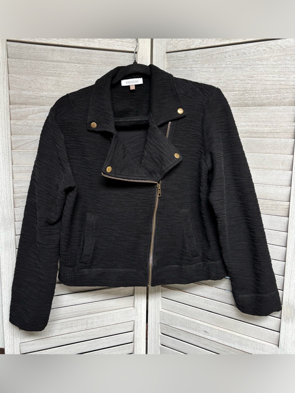 Abbeline Womens Black Textured cropped Moto Jacket with Gold Hardware Large